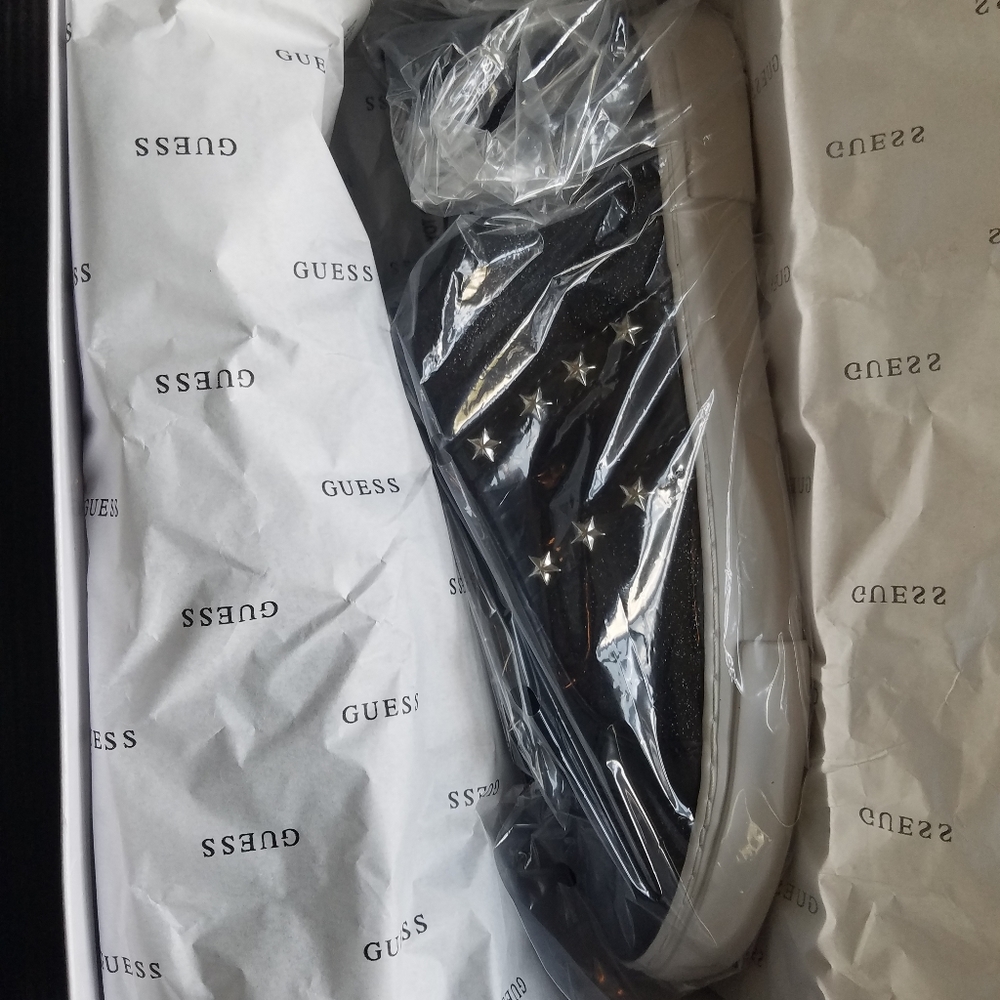 💙 NIB ** Guess Lace-up Glitter Sneaker - Picture 5 of 8